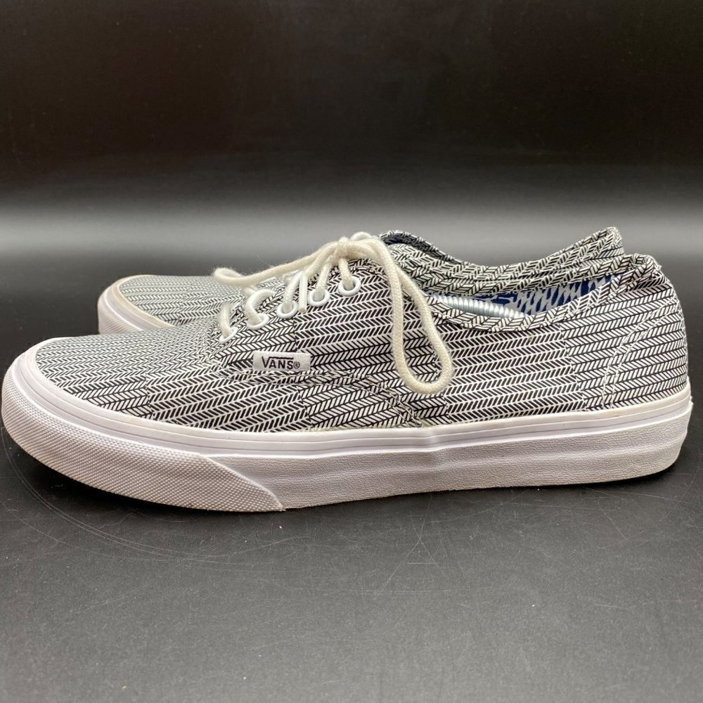 Vans Black/White Sneakers Women's Size 10 - Picture 7 of 11